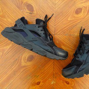 COPY - Women's size 10 All Black Nike Air Huarache's